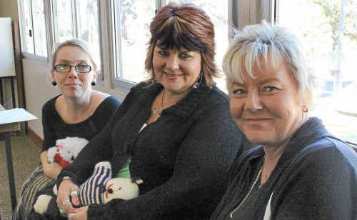 Michelle Holweg, Donna Volp and Lisa Bourne from the Red Cross praise the Southern Downs for their disaster management initiative. Michelle Holweg, Donna Volp and Lisa Bourne from the Red Cross praise the Southern Downs for their disaster management initiative.
